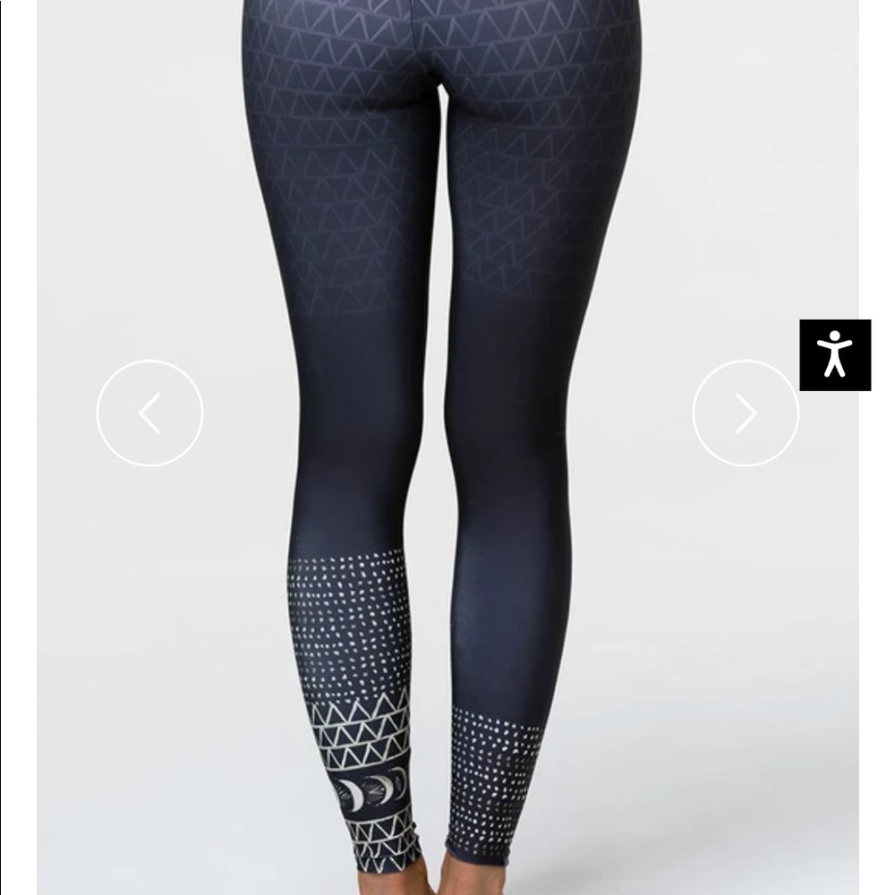 ONZIE HIGH RISE GRAPHIC LEGGING - LAS LUNAS S/M LIKE NEW - Picture 2 of 2